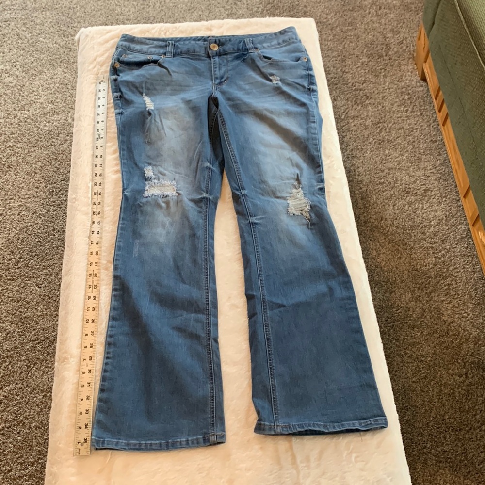 Maurice’s brand bootcut jeans 16R